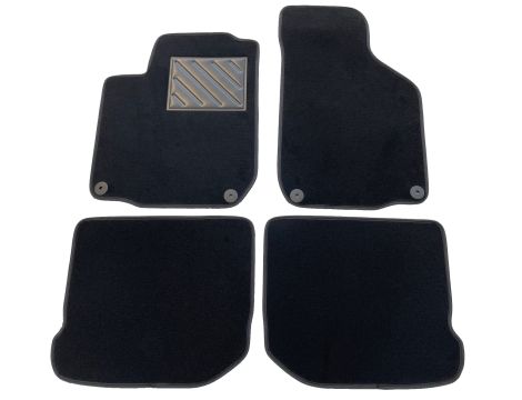 Auto wartość rynkowa: 690 € (26 szt.) - 15